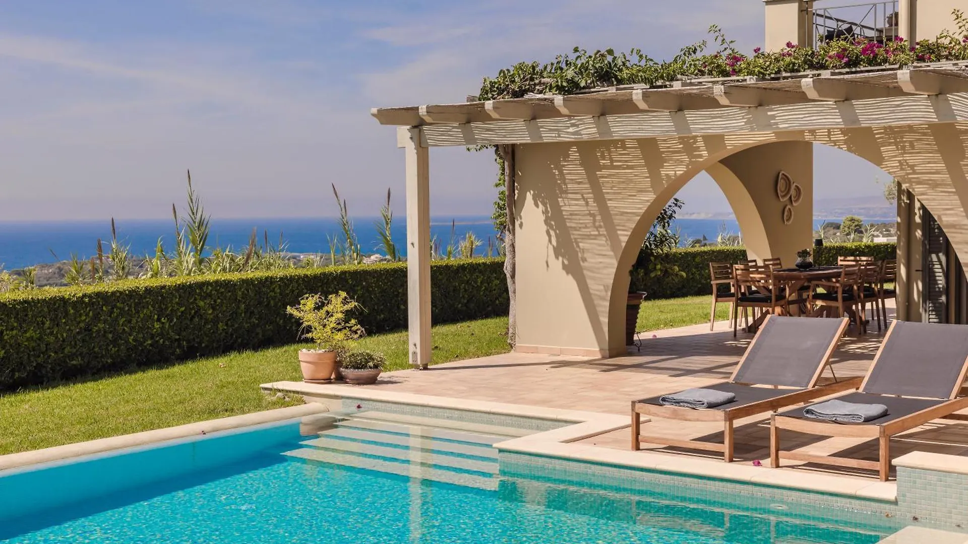 Sarlata Villas 0*, Svoronata