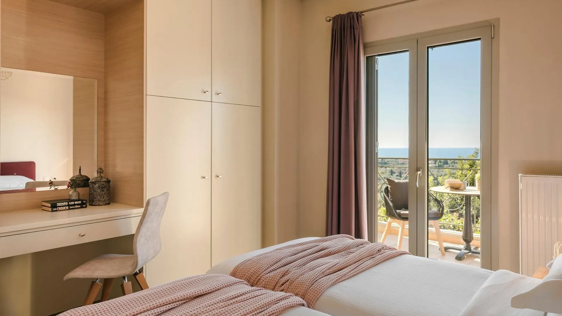 Sarlata Villas 0*, Svoronata