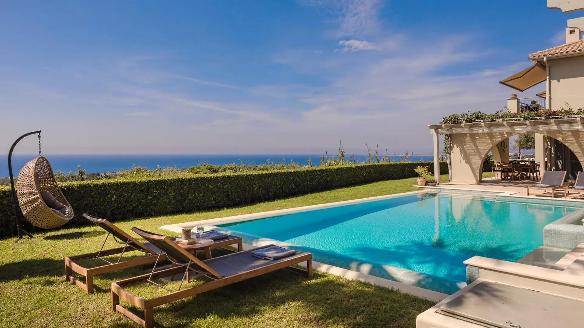 Sarlata Villas Svoronata