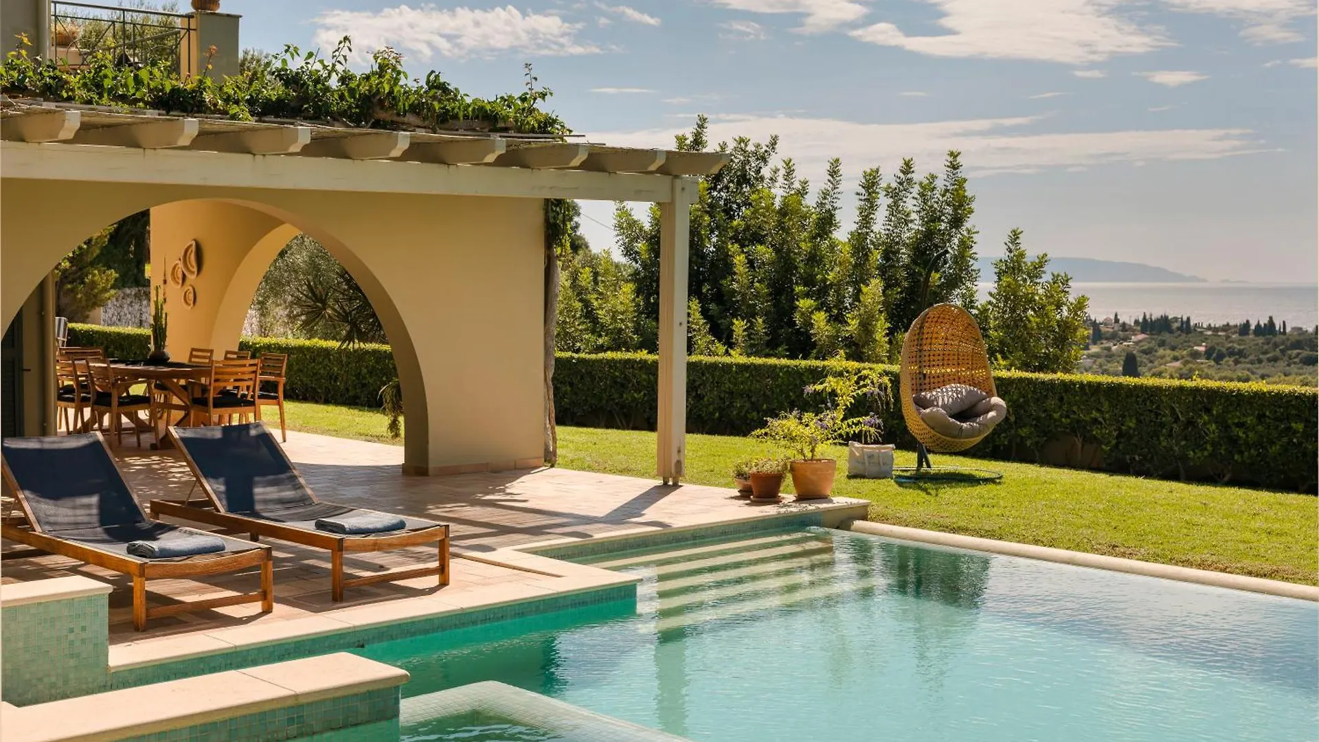 Sarlata Villas Svoronata